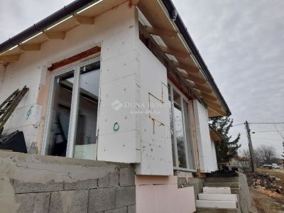 Eladó családi ház Erdőkertes