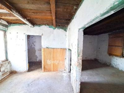 Eladó családi ház Abony