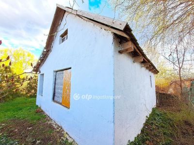 Eladó családi ház Abony