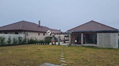 Eladó családi ház Kakucs