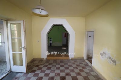 Eladó családi ház Dömsöd