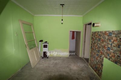 Eladó családi ház Dömsöd