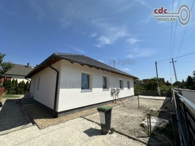 Eladó családi ház Százhalombatta