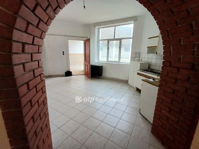 Eladó családi ház Baja