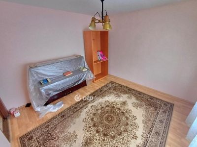 Eladó családi ház Baja