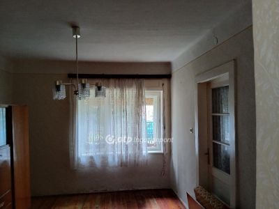 Eladó családi ház Karácsond