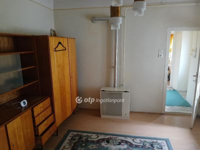 Eladó családi ház Karácsond