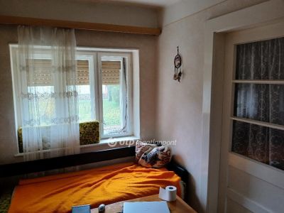 Eladó családi ház Karácsond