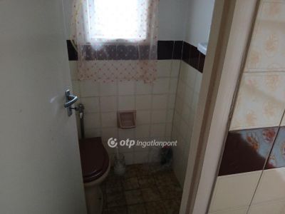 Eladó családi ház Karácsond