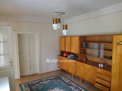 Eladó családi ház Karácsond