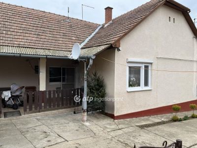 Eladó családi ház Nagylóc
