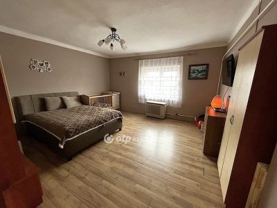Eladó családi ház Nagylóc