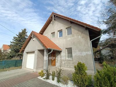 Eladó családi ház Mogyoród