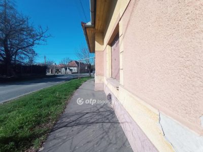 Eladó családi ház Békéscsaba