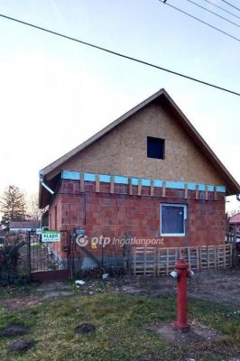 Eladó családi ház Csanytelek