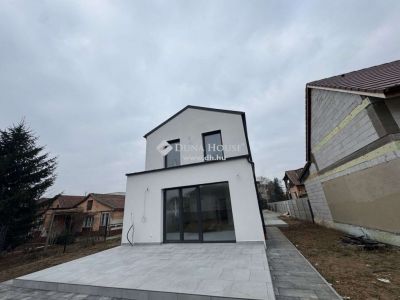 Eladó családi ház Budapest