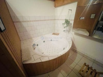 Eladó családi ház Eger