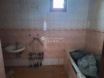 Eladó családi ház Eger