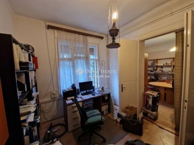 Eladó családi ház Budapest