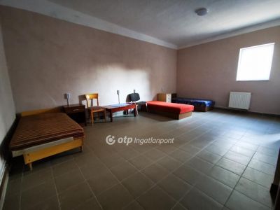 Eladó iroda lakásban Budaörs