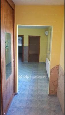 Eladó lakás Téglás