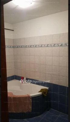 Eladó lakás Téglás