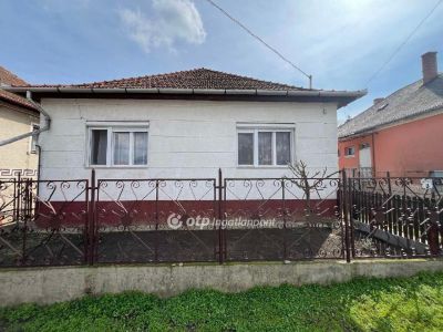 Eladó családi ház Berettyóújfalu