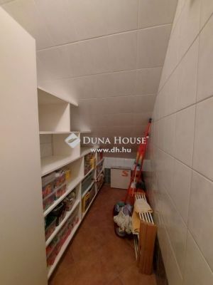Eladó családi ház Szolnok