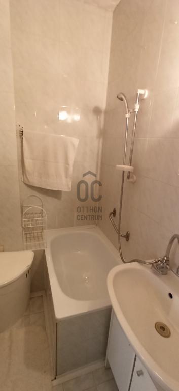Eladó családi ház Budapest