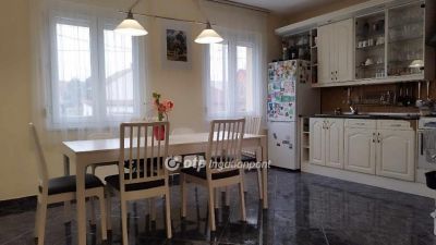 Eladó családi ház Budapest