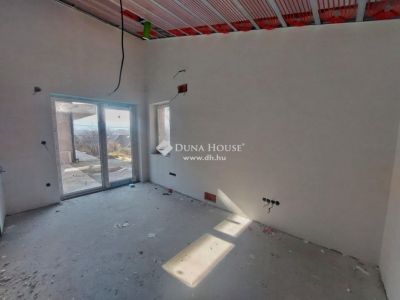 Eladó családi ház Pilisborosjenő