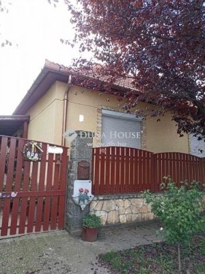 Eladó családi ház Kosd