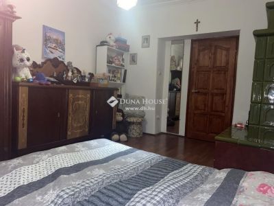 Eladó családi ház Kosd