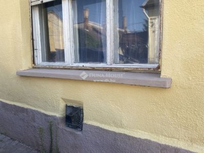 Eladó családi ház Budapest
