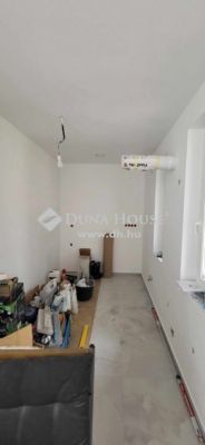 Eladó családi ház Penc