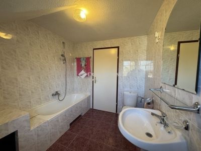 Eladó családi ház Tahitótfalu