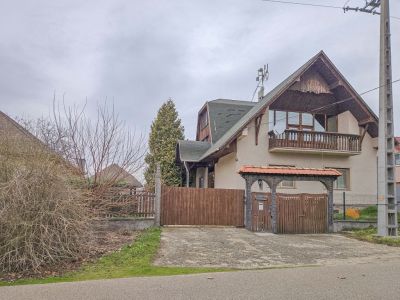 Eladó családi ház Gárdony