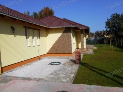 Kiadó családi ház Kecskemét