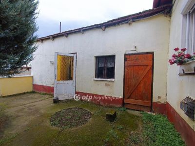 Eladó családi ház Demecser