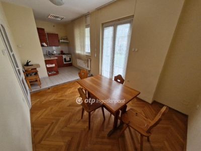 Kiadó családi ház Szekszárd