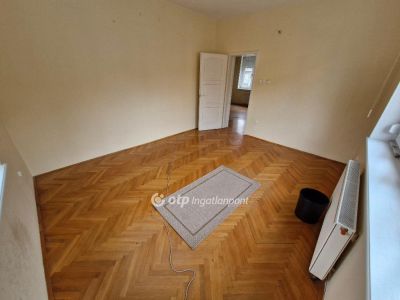 Kiadó családi ház Szekszárd