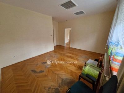 Kiadó családi ház Szekszárd