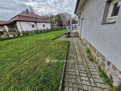Kiadó családi ház Szekszárd