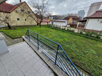 Kiadó családi ház Szekszárd