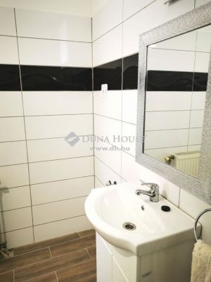 Eladó családi ház Esztergom