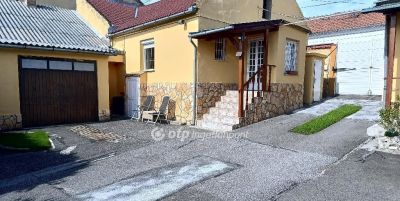 Eladó családi ház Pécs