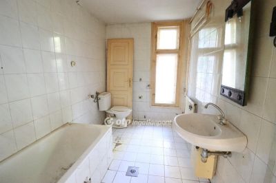 Eladó családi ház Budapest