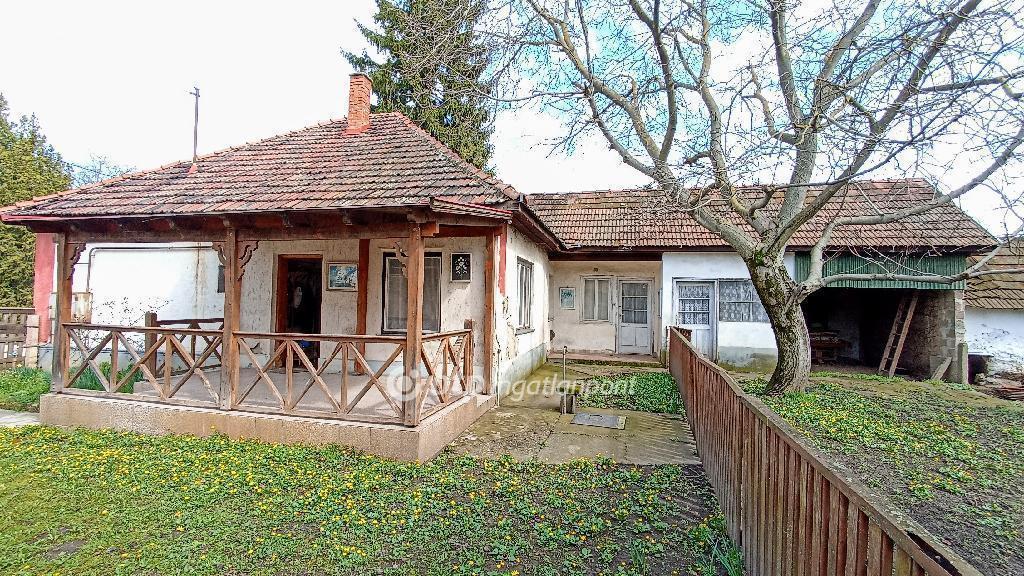 Eladó családi ház Jászfényszaru