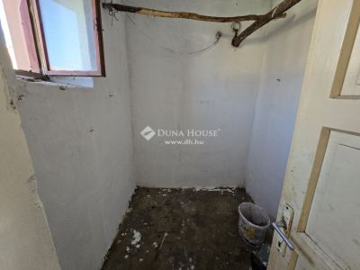 Eladó családi ház Nagykarácsony