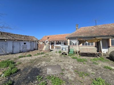 Eladó családi ház Nagykarácsony